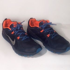 NIKE shoes